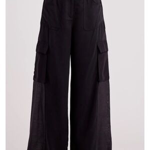 Sndy trousers NWT
